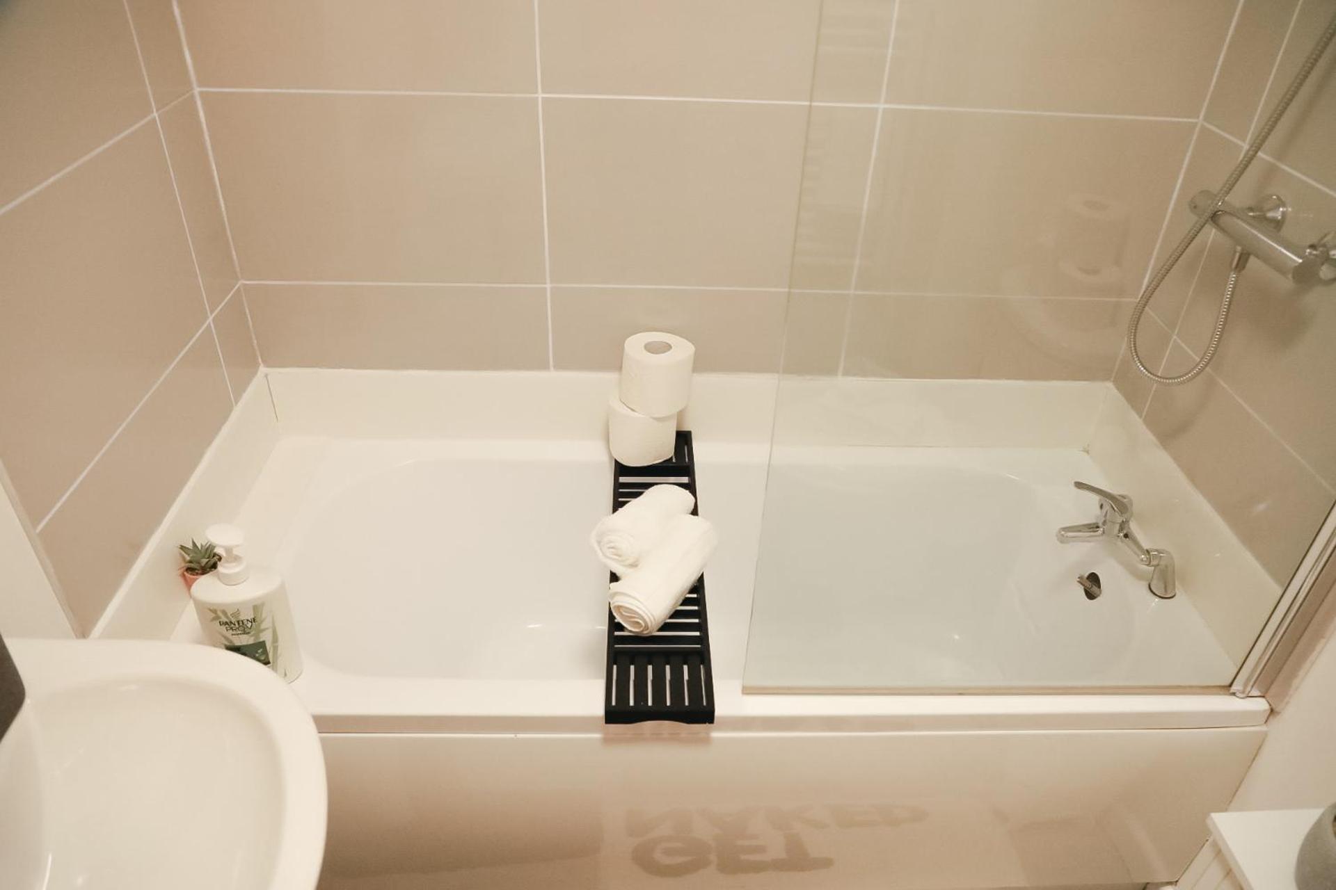 1 Bedroom Apartment Bradford City Centre Foster Square Екстериор снимка