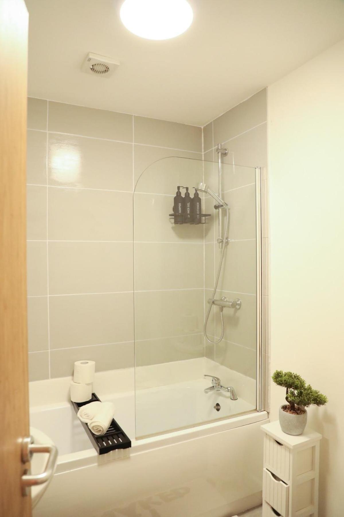 1 Bedroom Apartment Bradford City Centre Foster Square Екстериор снимка